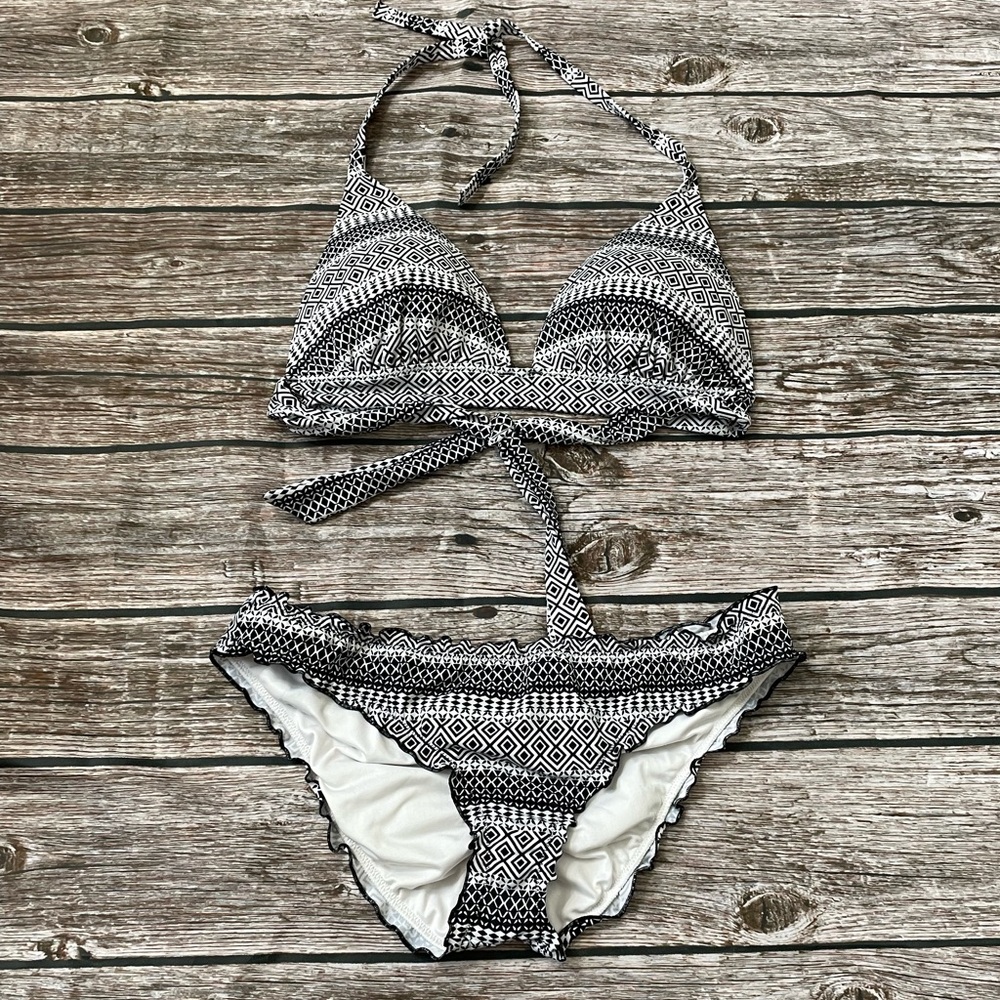 Victoria’s Secret Black and White Bikini